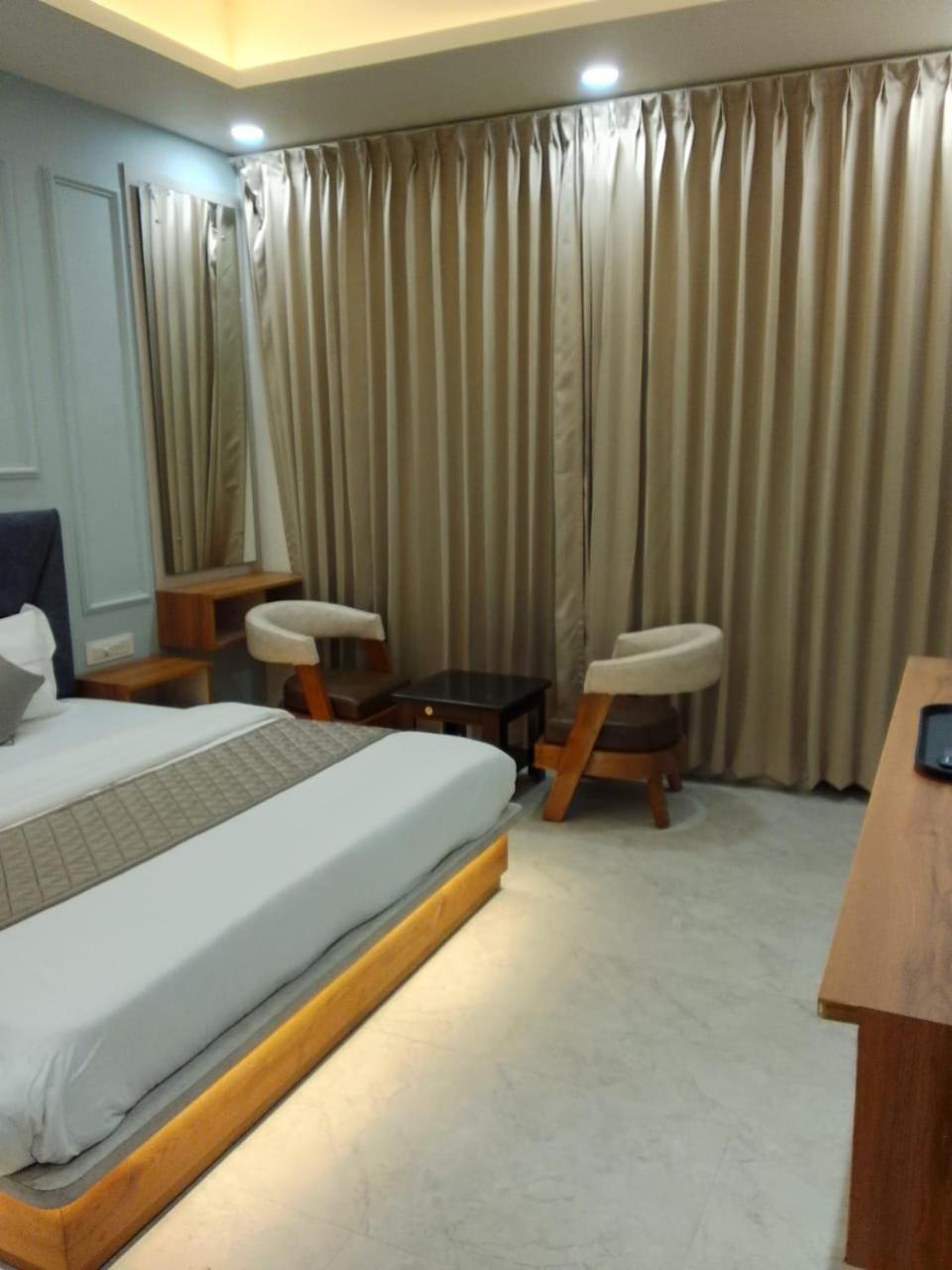 The Grand View Hotel Baijnāth Екстериор снимка