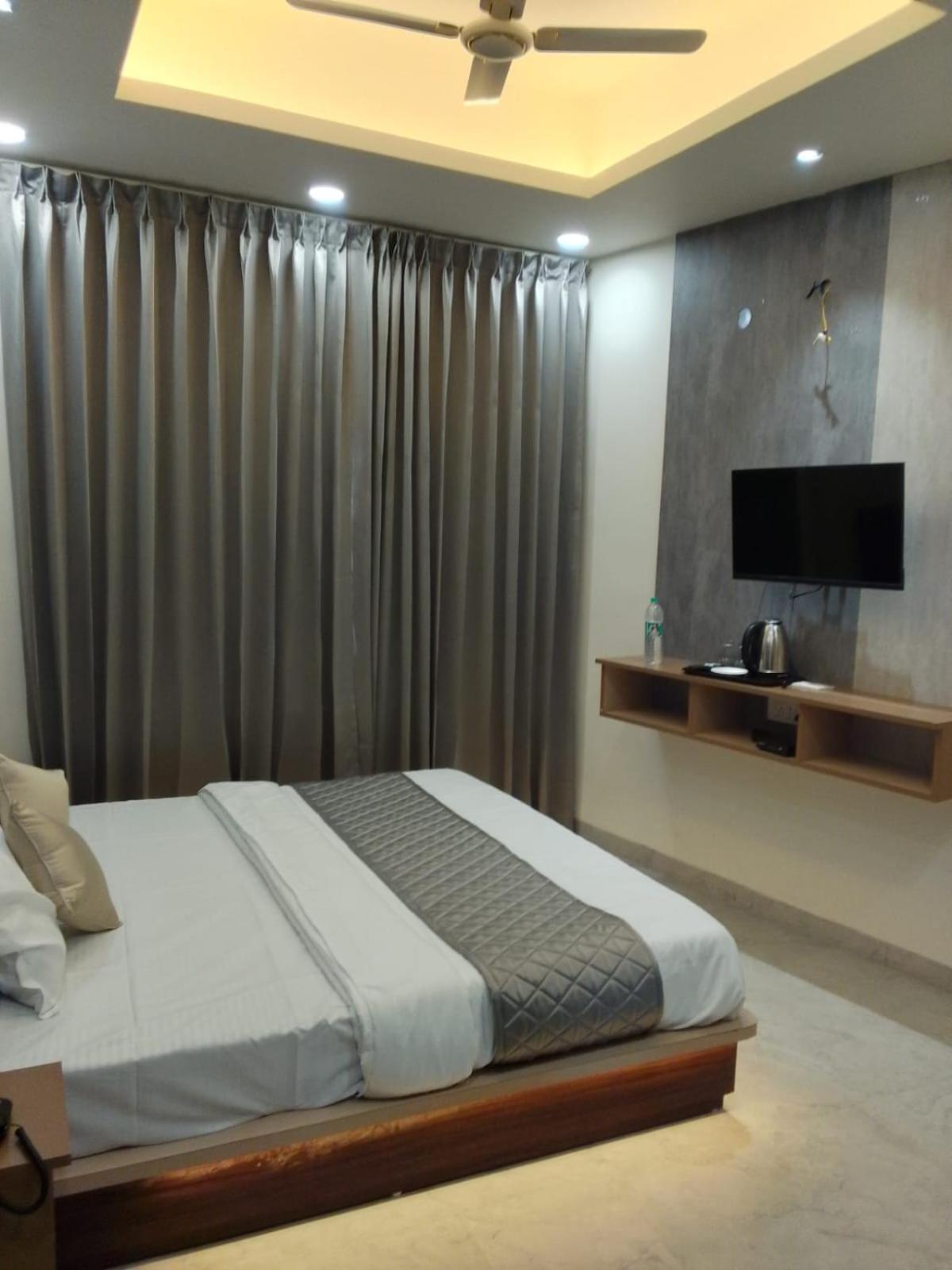 The Grand View Hotel Baijnāth Екстериор снимка