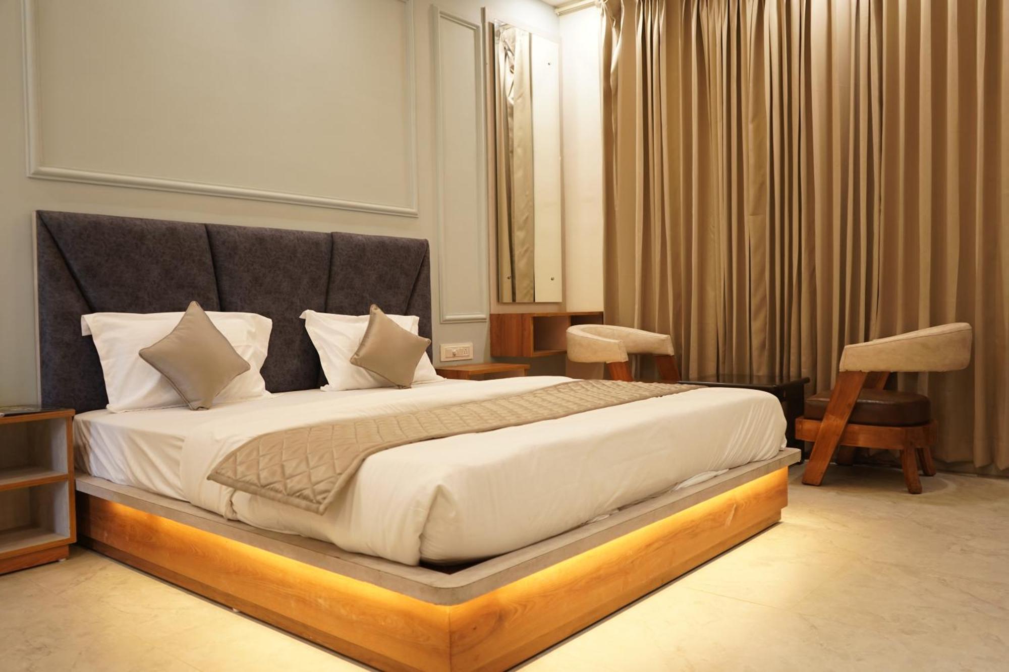The Grand View Hotel Baijnāth Екстериор снимка