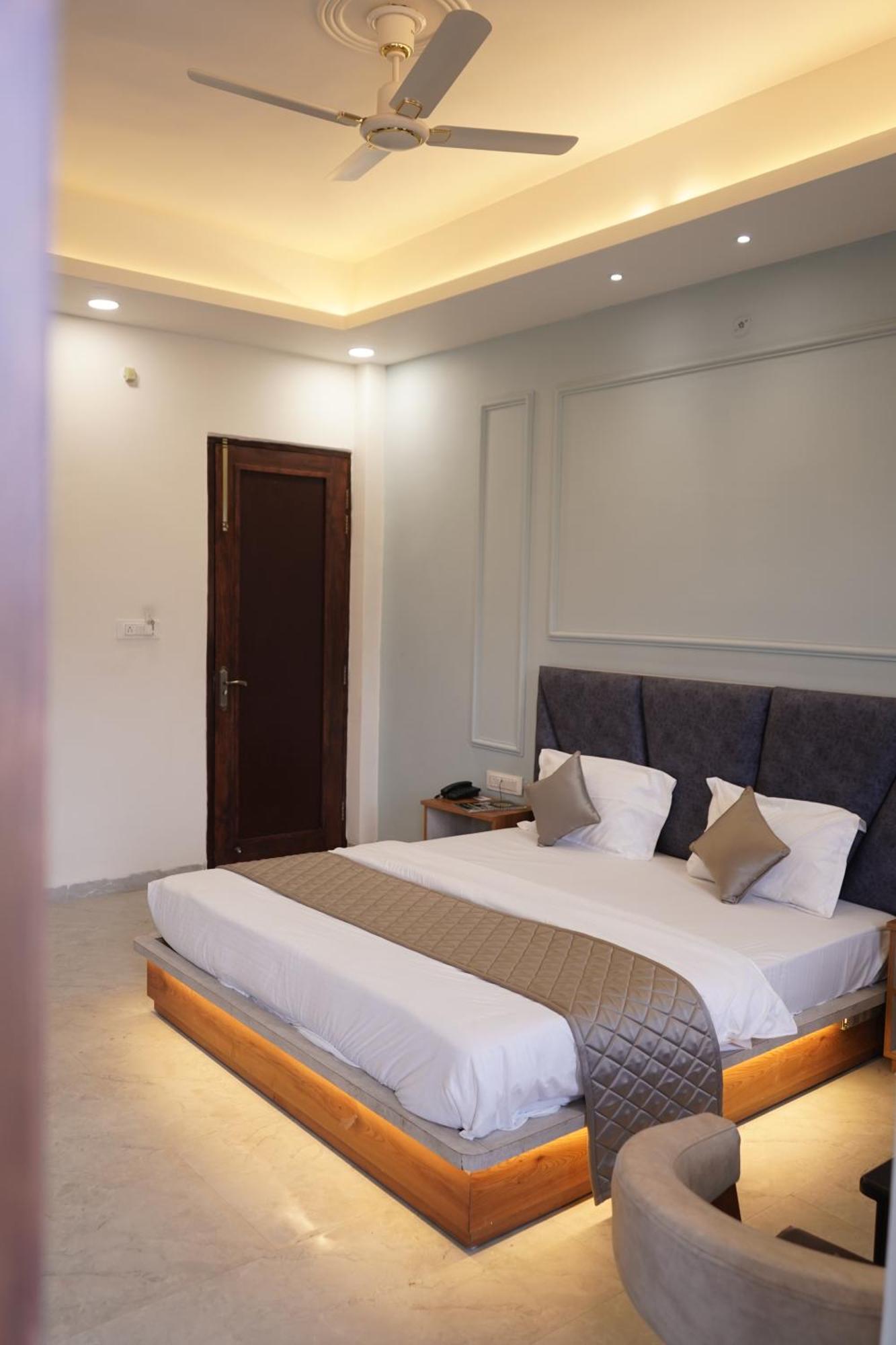 The Grand View Hotel Baijnāth Екстериор снимка